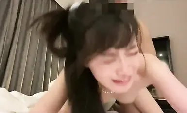 Nagtatampok ang Abjous ng maraming nangungunang kalidad na dilag na nagsasagawa ng oral sex.