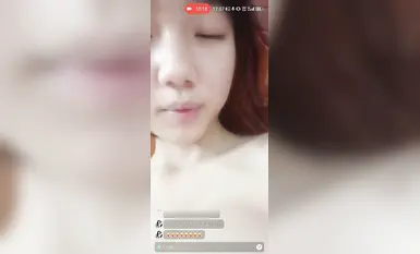 สาวข้างบ้านสุดน่ารักกับแฟนหนุ่มออนไลน์มีความสัมพันธ์แบบตัวต่อตัว เธอมีหน้าอกสวยและช่องคลอดเปียกโชก พวกเขามีเซ็กซ์เสมือนจริงและ BDSM ออนไลน์ ความแตกต่างนั้นชัดเจนมาก (5)