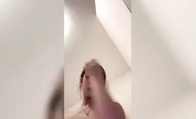 【妈妈】长腿女学生! 顶级美乳道具自慰~无套啪啪~内射(4)