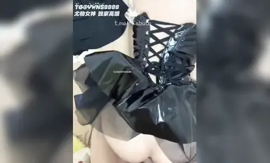 Bậc thầy quyến rũ hàng đầu Twitter 'fKabuto' là một người nổi tiếng ngây thơ và trong sáng trên mạng với hàng chục nghìn người theo dõi trên Douyin. Anh sở hữu khuôn mặt xinh đẹp, vóc dáng mảnh mai, và là một JK (nữ sinh trung học) chuyên thực hiện oral sex, xuất tinh và hậu môn. Anh sở hữu làn da trắng, vòng ba săn chắc và khuôn mặt hoàn hảo (2).
