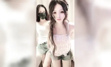 正點校花拉閨蜜下海雙修【1點蘿】雙女神尺度全開 黑絲嫩穴太養眼 騷舞疊羅漢道具自慰 (6)