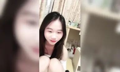 귀엽고 사랑스러운 초등학생 소녀 [키 크지 않은 청순녀] 청순할 수도 섹시할 수도~ 강렬한 침투와 분사를 위한 소품, 절친과 함께 바다로 떠나는 데이트, 누드 채팅 자위 (3)