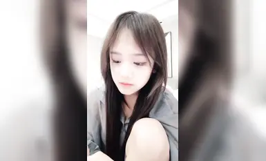 Vixen yang menggoda, seorang wanita muda berpayudara tinggi, kecantikan berpayudara besar secara semula jadi dengan wajah muda, payudara lembut dan vulva yang cantik. (1)