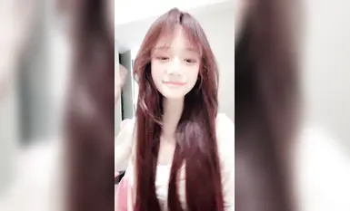 騷狐狸精_嬰兒肥大胸美少女 童顏酥胸裸舞自慰 (8)