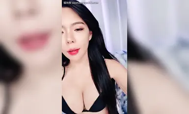 Cat Nine Tidak Minum Alkohol_Payudara Cantik, Tarian Menggoda, Kaki Cantik, Stokin dan Semburan Air Bernafsu Liar (13)