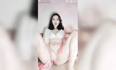 ラビットベイビーが開脚、巨乳で上品な若い女性が自慰行為をしながら開脚する（3）