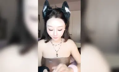 Ang diyosa ng DJ sa nightclub na si [Natural Beauty] ay nagtatrabaho nang part-time sa industriya ng adult entertainment, nagsasagawa ng mga seksing sayaw at gumagamit ng mga props para sa masturbesyon. Ang kanyang hitsura, pigura, at mga pribadong bahagi