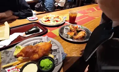 大奶肥臀少女福利姬【小小Q】跟小Q一起去哈利波特园区约会吧