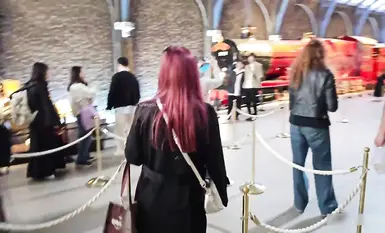 大奶肥臀少女福利姬【小小Q】跟小Q一起去哈利波特园区约会吧