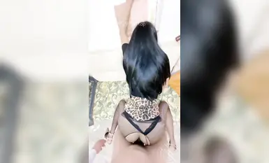Lubos na inirerekomenda! [Anak na babaeng mahaba ang paa na si Lili] - Pinakabagong labas ngayong Setyembre! Damit na may disenyong leopardo, napakagandang mahahabang binti na nakasuot ng itim na medyas, pagdila sa medyas, magagandang paa, pagdila sa puke