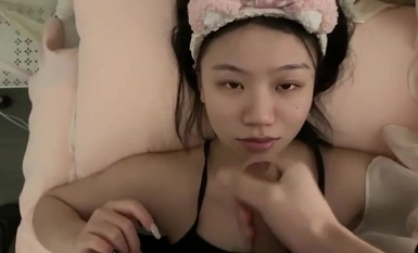 极品素人泄密-国内某高校大美女huangjie 各种角度完美露脸口交，在床上穿着情趣内衣被干的淫叫连连，身材也是真好啊2