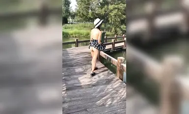 Kumpulan gadis bernilai tinggi selebriti internet [Ximeng Studio] mendedahkan diri mereka semasa mendaki di luar. Pakaian mereka sangat comel. Mereka memakai baju tanpa seluar dalam dan mendedahkan diri mereka di hadapan orang ramai. Mereka secara langsun