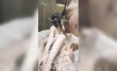 Blogger asal Twitter cuckold Disember, dengan isteri kecilnya yang nakal melakukan seks pesta seks "menanam buah" "Perjalanan Mata Air Panas: Tandas Daging" Suami sedang melakukan jenayah, karya agung pertama Circle Circle, AV Cina aka