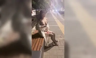 網紅高顏值美少女團隊【西萌工作室】學生嫩妹【涵涵 小淚】深夜街頭戶外露出 JK情趣制服誘惑 (1)