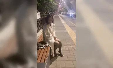 網紅高顏值美少女團隊【西萌工作室】學生嫩妹【涵涵 小淚】深夜街頭戶外露出 JK情趣制服誘惑 (1)