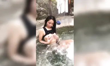 網紅高顏值美少女團隊【西萌工作室】戶外露出 溫泉沐浴 裸體問路 車內自慰 (5)