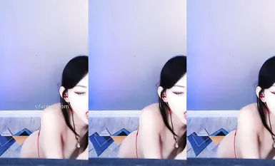 网易CC 高颜值苗条美女『苏棠』 绝版珍藏全裸骑乘道具自慰嫩逼深插(1)