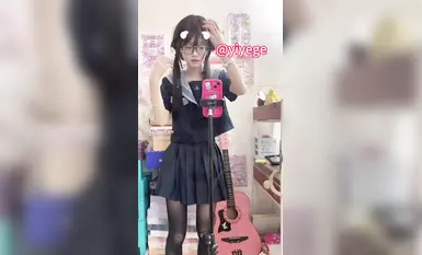 推特网红萝莉美少女【饭崽yiyege】古风汉服情趣自慰视频福利(3)