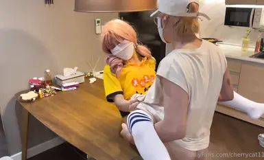 Onlyfans 台灣網黃反差博主【櫻桃貓】蘿莉美少女淫盪性愛大放送 深喉草嘴無套爆草騷穴，浪叫不止真騷 (1)