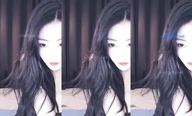 NetEase CCの美しき福祉少女「星野」が、大胆に膣を露出させ、淫らなダンスを披露。自ら触り、小道具を使い、黒々と茂った森に突き刺さる（4）