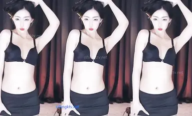 网易CC 美女福利姬『星也』大尺度定制露逼骚舞自摸道具抽插浓密黑森林(6)