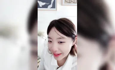 [Yuzu] Phòng bi-a của một nữ sinh xinh đẹp tuyệt trần đã trở thành nhà thổ. Cô ấy đánh được một cú hole-in-one trong một tiệm massage chân, quan hệ tình dục trong phòng riêng và đặc biệt lẳng lơ. Cô ấy quan hệ tình dục không an toàn và bị bắn vào mặt. (3)