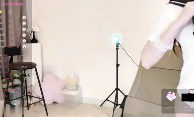 顶流女神【Hahaha_ha2】最新门票喷水大秀合集，各种情趣制服诱惑， 多个道具抽插多次潮喷淫水如高射炮喷的地板上犹如一片汪洋(19)