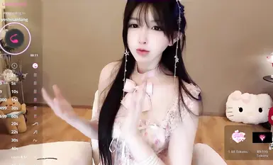 頂流女神【Hahaha_ha2】最新門票噴水大秀合集，各種情趣制服誘惑， 多個道具抽插 多次潮噴 淫水如高射炮 噴的地板上猶如一片汪洋 (41)