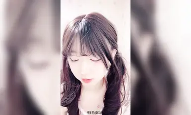The school beauty brought her best friend to the sea for the first time to do a live broadcast [Evil Twin Ponytails] and set an example~ props were inserted wildly (10)