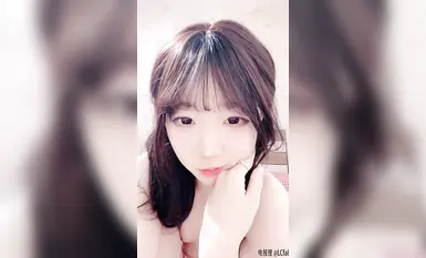 The school beauty brought her best friend to the sea for the first time to do a live broadcast [Evil Twin Ponytails] and set an example~ props were inserted wildly (10)