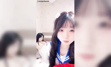 学園の美少女が親友を初めて海に連れて行き、生放送を行う【邪悪なツインテール】お手本を示す～小道具が乱入（19）