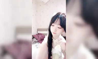 Cô nàng xinh đẹp của trường đã đưa người bạn thân nhất của mình ra biển lần đầu tiên để thực hiện buổi phát sóng trực tiếp [Evil Twin Tails] và làm gương~ đạo cụ được chèn vào một cách hoang dã (23)