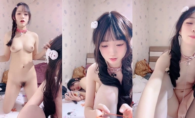 学園美人が親友を初めて海に連れて行き、生放送【邪悪なツインテール】で模範を示し、小道具を乱用（27）