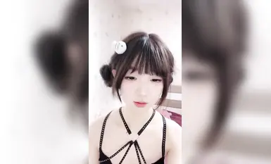 校花首次带闺蜜下海直播【邪恶双马尾】以身作则~道具狂插(33)