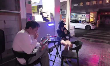 网红人气露出女神【cikaimoon】乡间露出农民大叔热情搭话无心干活(5)