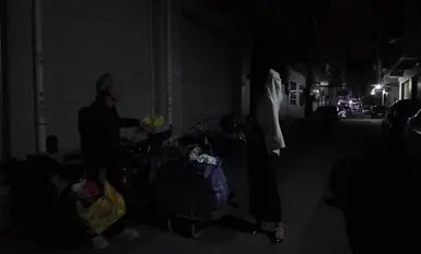 网红人气露出女神【cikaimoon】城市街头露出从白天到黑夜，大叔们看得流口水(1)