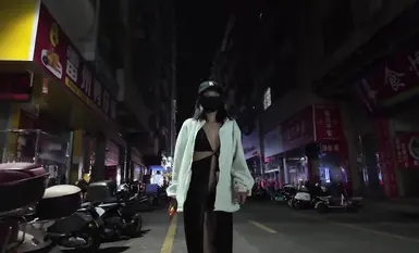 Popular internet celebrity [cikaimoon] was caught on camera exposing herself while out for a late-night snack in the city (2)
