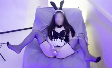 顶级反差女神【一只顶美】最新付费门槛在床上被运动被抽插天然F奶粉嫩小穴简直就是尤物(3)