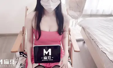 [여신의 화려한 기량 선보임] 야생의 요정 - 술에 취해 바텐더에게 집으로 끌려간 그녀는 새롭고 흥미진진한 방식으로 오럴 섹스를 선보입니다. 속도와 열정으로 가득 찬, 멈출 수 없는 회오리바람 같은 퍼포먼스로, 그녀의 음부를 빨고 엉덩이에서 정액을 짜냅니다.