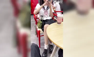 【精品獵艷】小呂布 - 帶很有氣質的水手服學妹喝奶茶 開房操逼玩具弄的癢透了 對話很有趣 想要高潮~快一點忘我呻吟