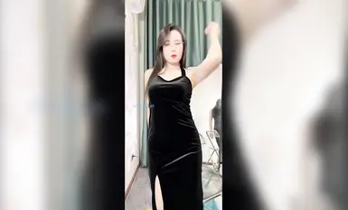 快手の最高級熟女「蝶姉さん」は、甘さと洗練さを兼ね備え、清潔感のあるピンク色の体型と素晴らしいスタイルを持つ。リビングで裸で踊り、自慰行為をし、ストッキングを履く。（6）