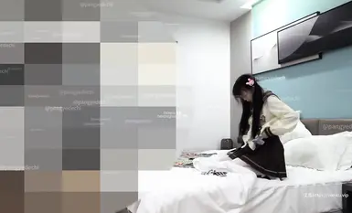 推特網紅約炮大神【胖爺的奇妙之旅】千元SVIP 三位高顏值JK 無套爆操內射各種蘿莉少女 長得跟野豬也能操到這么多小嫩逼 (1)