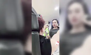 【原创】我的私人健身女陪练决定在我面前脱光衣服让我爽一下