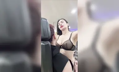 【原创】我的私人健身女陪练决定在我面前脱光衣服让我爽一下