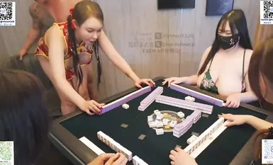 Wanita cantik menanggalkan pakaian dan bermain mahjong 6P untuk meraikan Tahun Baru__6P__Tahun Baru Istimewa__Permainan Mahjong
