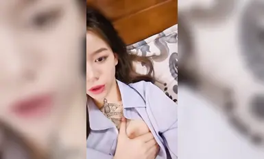 หญิงสาวสวยมีรอยสัก ภาพโคลสอัพแสดงการมีเพศสัมพันธ์ทางปากและการหลั่งน้ำอสุจิภายใน