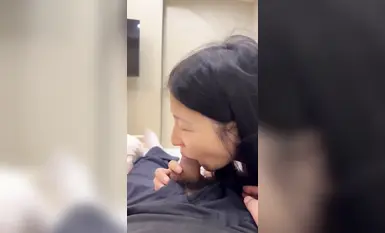 云盘高质露脸泄密！日常穿衣是淑女，脱光秒变荡妇，自慰吃鸡圣水调教，还满脸笑容(2)