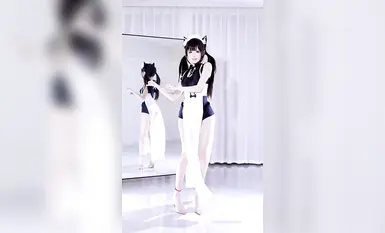 B站擦边艳舞博主极品玉腿风骚艳舞【雨乃哟】大奶肥臀cosplay抖奶骚舞充电福利