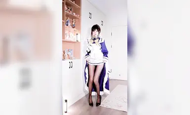 B站擦边艳舞博主极品玉腿风骚艳舞【雨乃哟】大奶肥臀cosplay抖奶骚舞充电福利