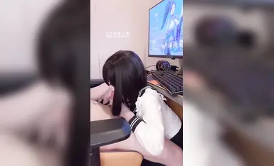 推特JK福利姬『小鸢宝宝』女儿服被爸爸抱操一线天馒头穴肉鲍肥嫩极品甚是诱人(9)